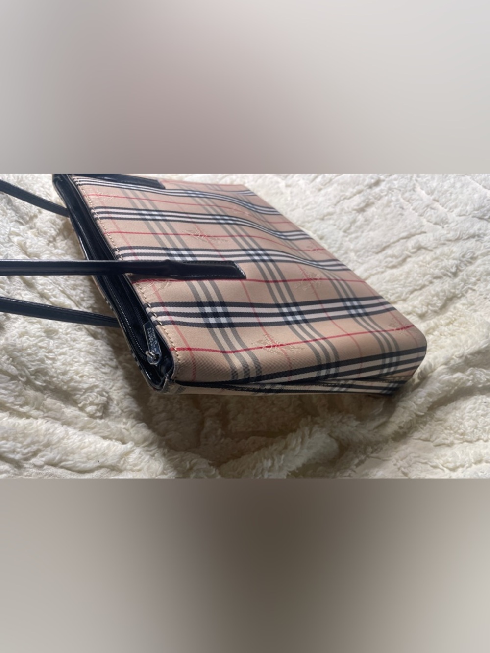 Burberry Classic Plaid Tote Bag in Beige with Black Straps - Picture 3 of 8